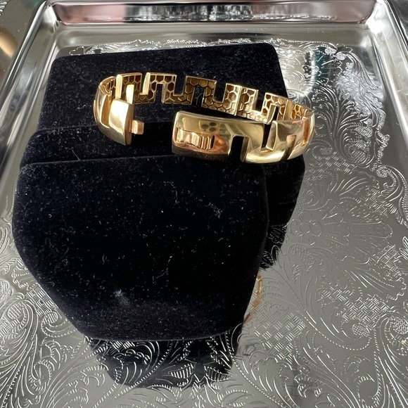 Beautiful K18 yellow gold bangle bracelet - Picture 8 of 12